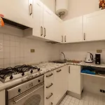 S. Ignazio Central شقة *